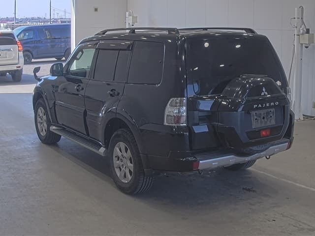 2019 MITSUBISHI PAJERO