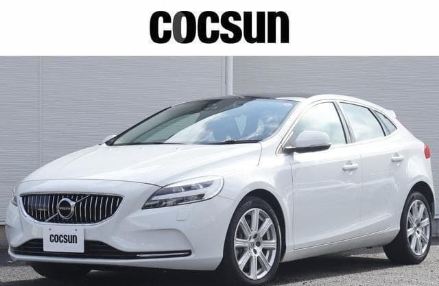 2020 VOLVO V40