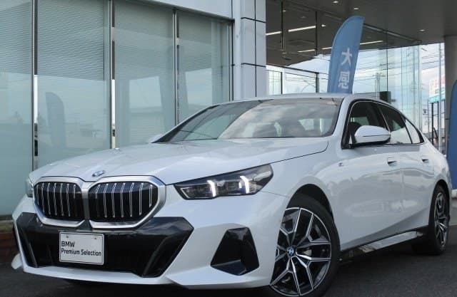 2025 BMW 5 SERIES