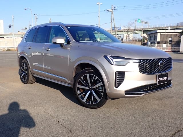 2025 VOLVO XC90