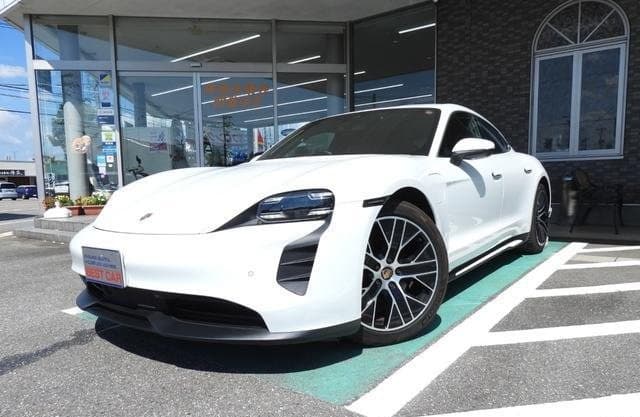 2021 PORSCHE TAYCAN