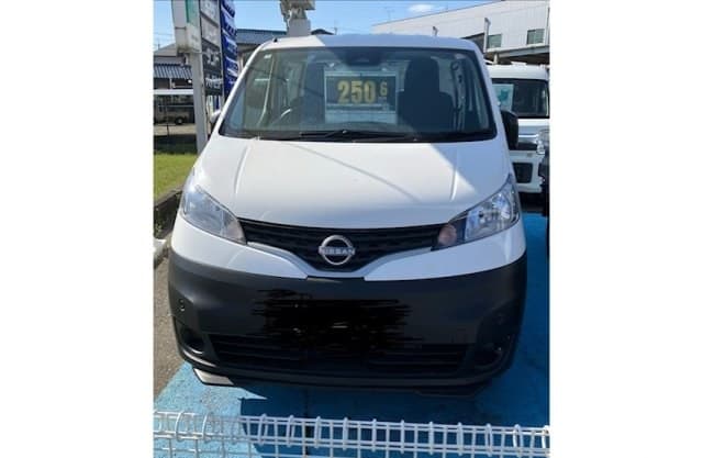 2026 NISSAN NV200