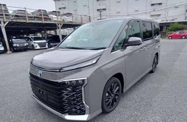 2026 TOYOTA VOXY