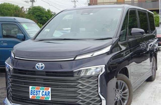 2022 TOYOTA VOXY