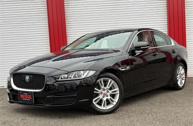 2019 JAGUAR XE