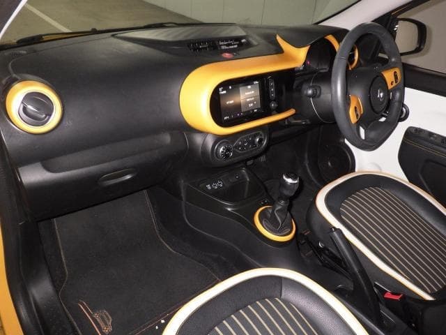 2022 RENAULT TWINGO