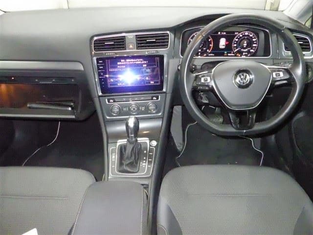 2019 VOLKSWAGEN GOLF