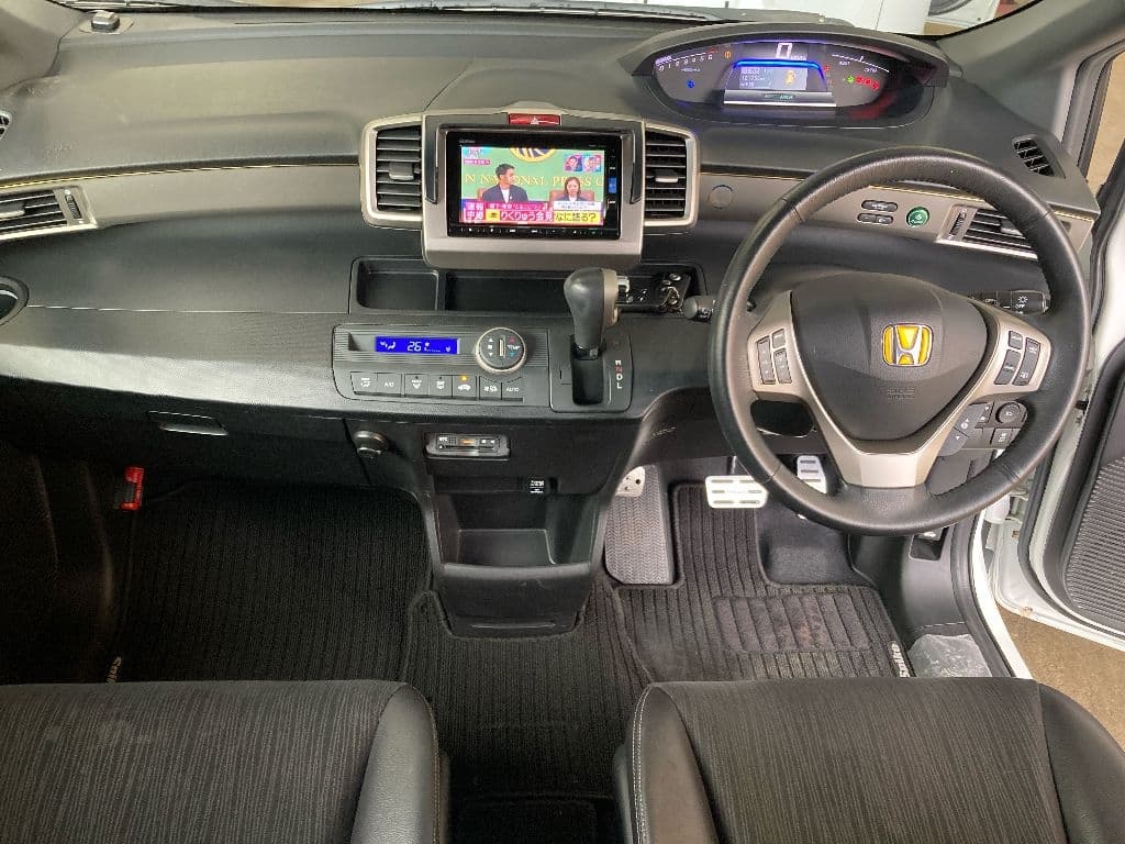 2016 HONDA FREED SPIKE HYBRID
