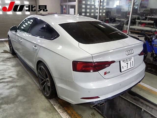 2019 AUDI S5