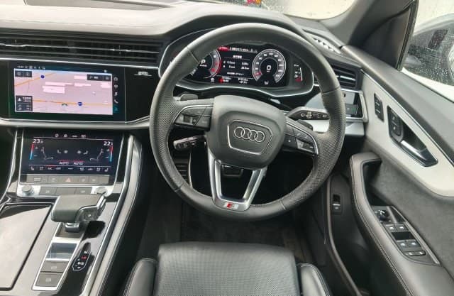 2023 AUDI Q8