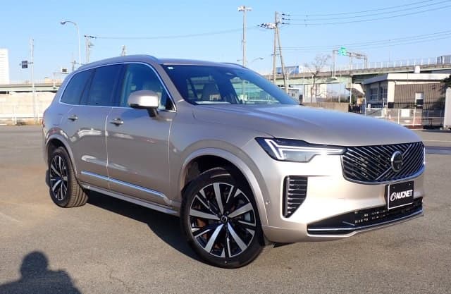 2025 VOLVO XC90