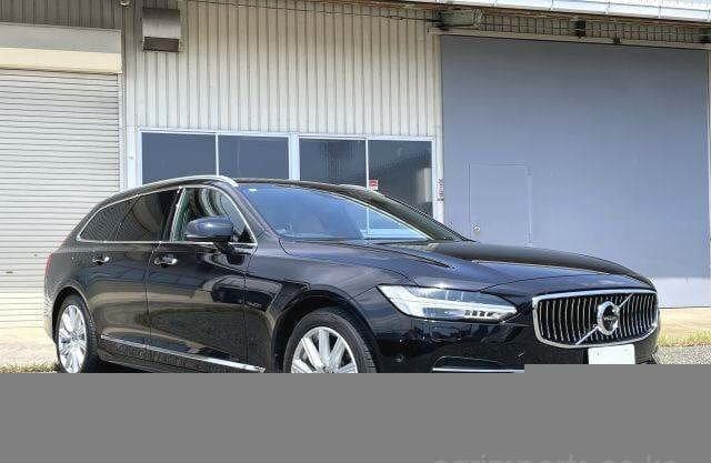 2020 VOLVO V90