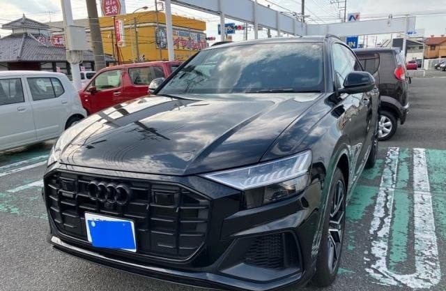 2023 AUDI Q8