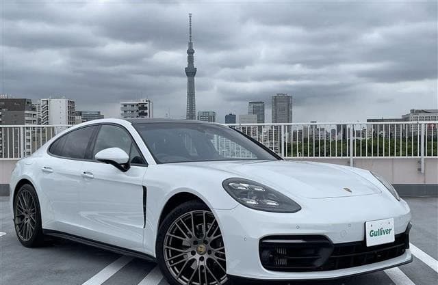 2022 PORSCHE PANAMERA