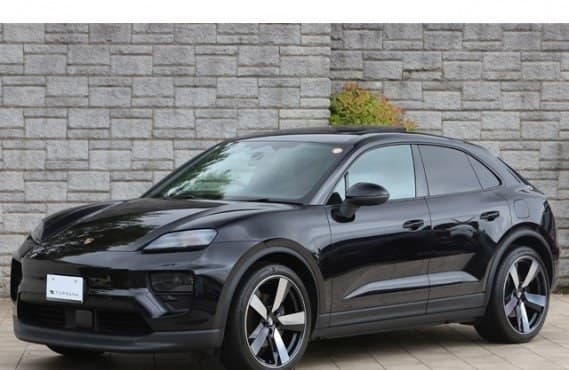 2025 PORSCHE MACAN