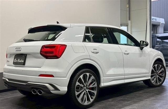 2020 AUDI SQ2