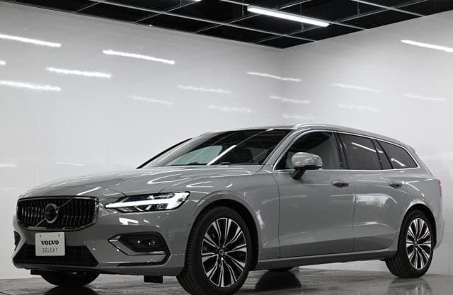 2025 VOLVO V60