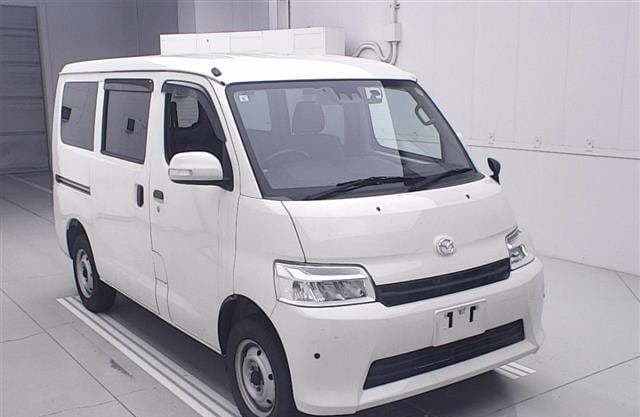 2022 MAZDA BONGO