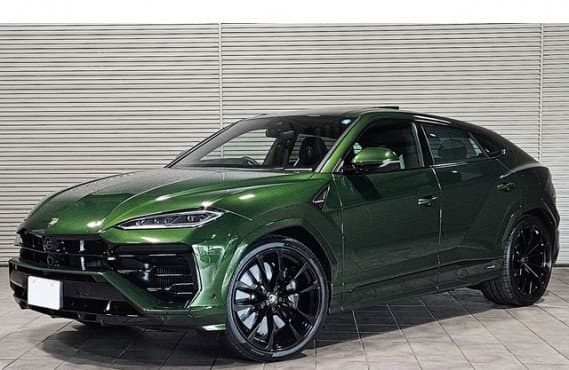 2026 LAMBORGHINI URUS