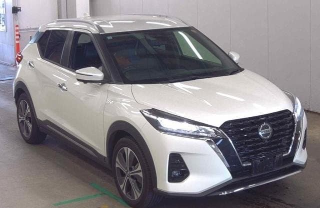 2023 NISSAN KICKS