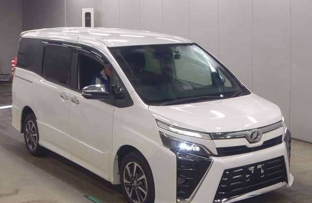 2019 TOYOTA VOXY