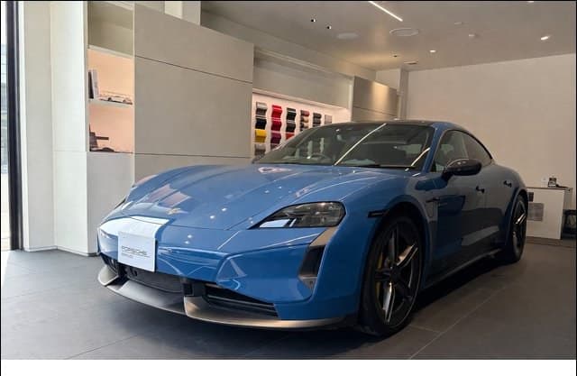 2024 PORSCHE TAYCAN