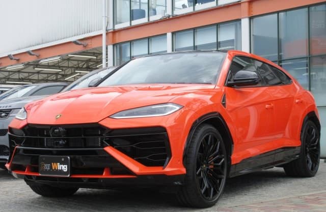 2026 LAMBORGHINI URUS
